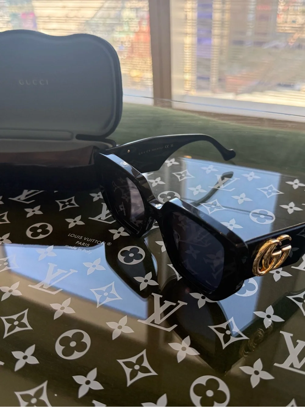 Gucci Black Square Logo-Arm Sunglasses
